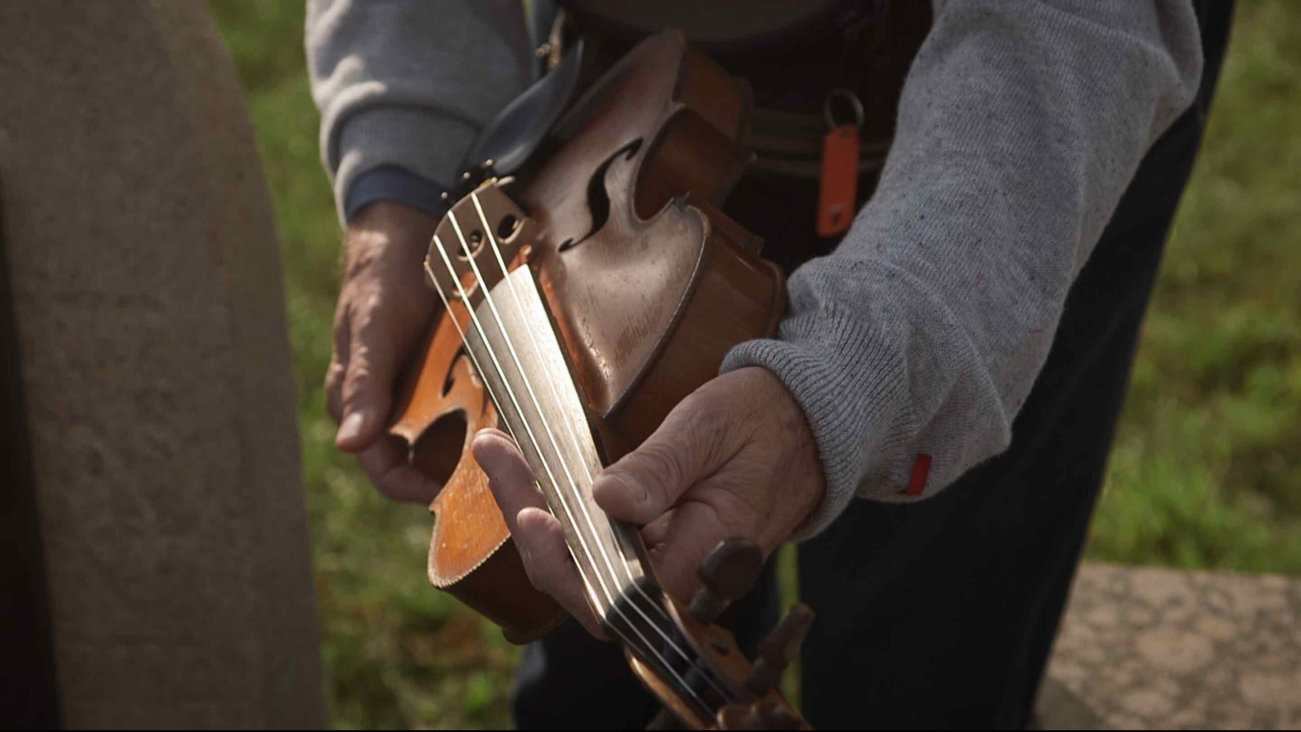 Out From the Shadows (Sortie Des Ombres) - Image 4
