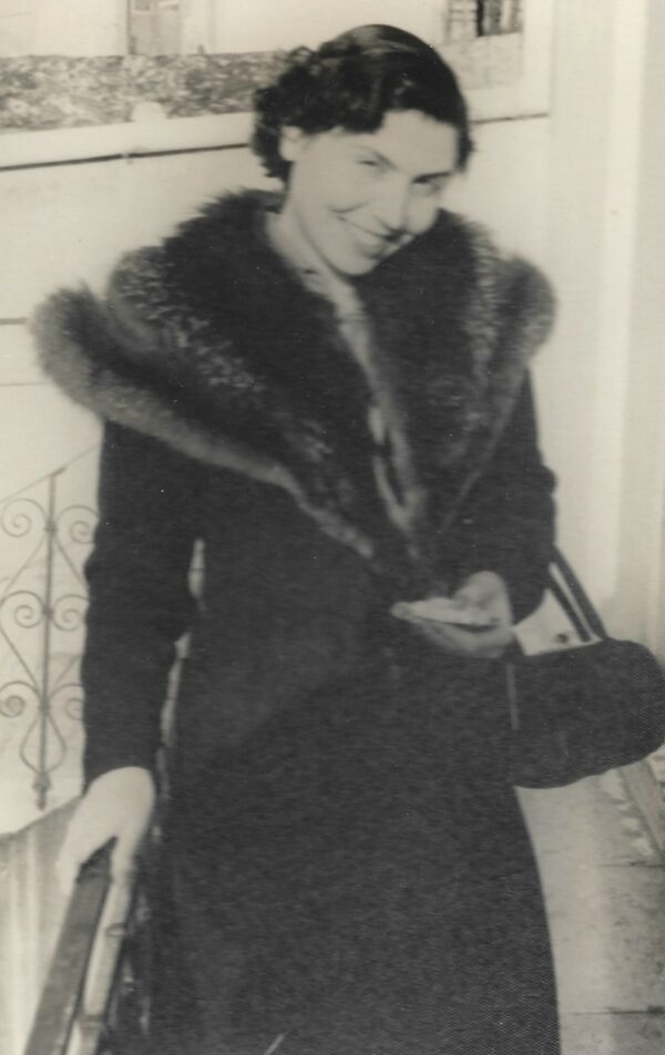 The Girl From Salonika - Image 4